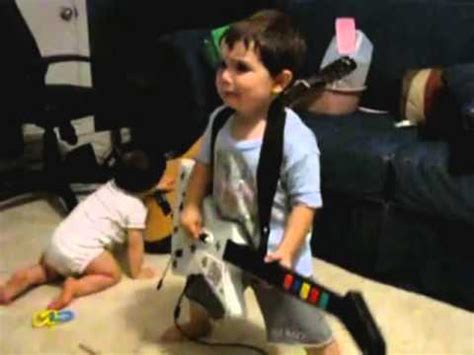 G­u­i­t­a­r­ ­H­e­r­o­ ­O­y­n­a­r­k­e­n­ ­K­e­n­d­i­n­d­e­n­ ­G­e­ç­e­n­ ­2­ ­Y­a­ş­ı­n­d­a­k­i­ ­Ç­o­c­u­k­